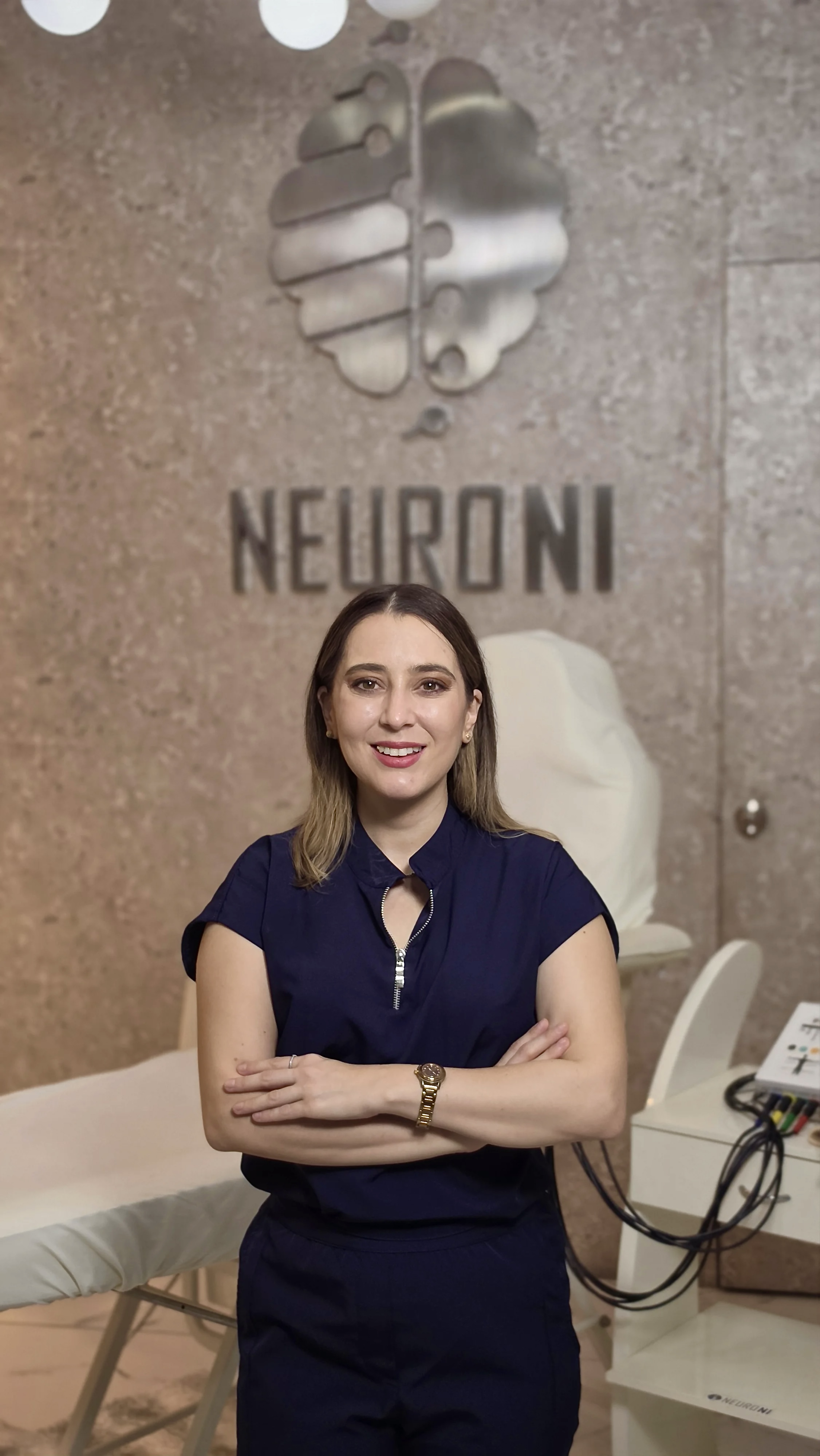 Nat. Fabián Ochoa en consultorio Neuroni